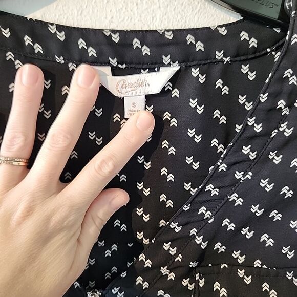 CANDIES 1/4 Zip Pull-On V-Neck Long Sleeve Roll Sleeves Semi-Sheer Black Small - Picture 6 of 10